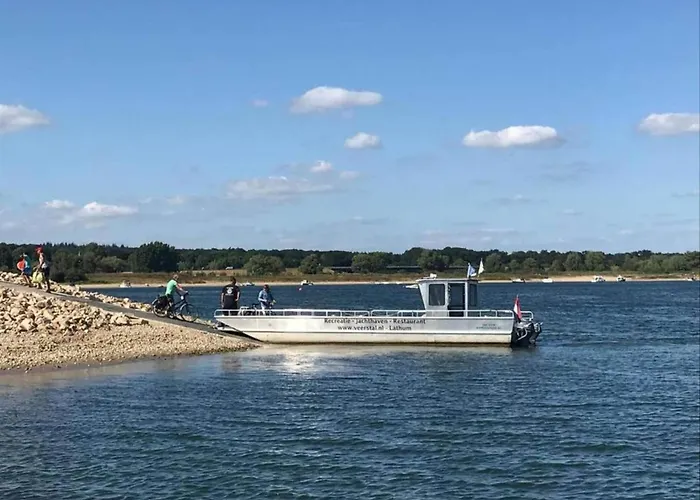 In Gelderland With Spacious Garden Lathum